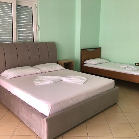 Lungomare Apartment Вльора Екстер'єр фото