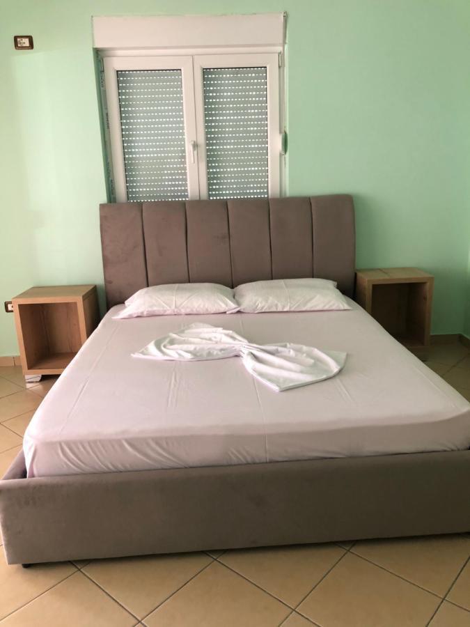 Lungomare Apartment Вльора Екстер'єр фото