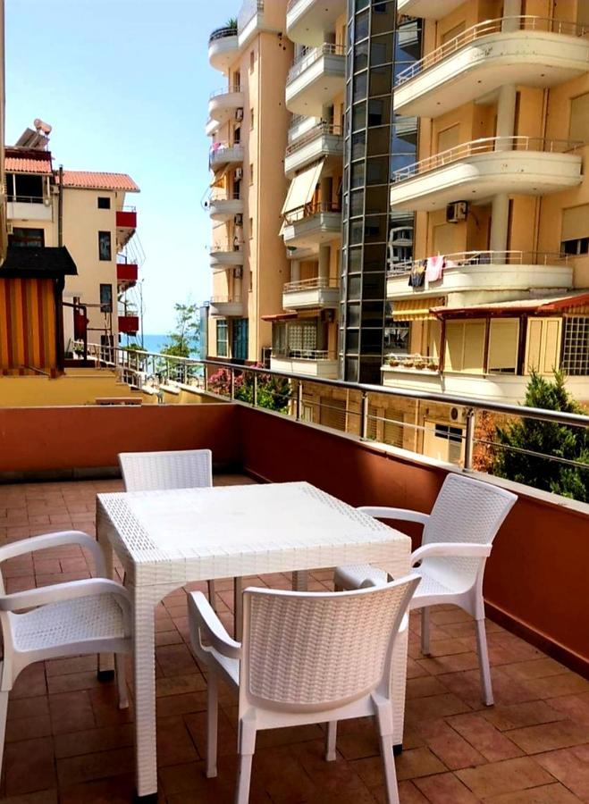 Lungomare Apartment Вльора Екстер'єр фото